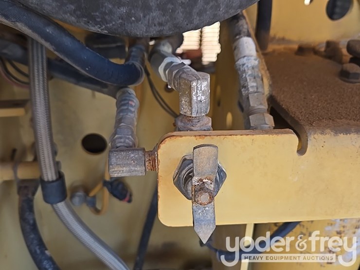 2005-caterpillar-140h-vhp-plus-image-88