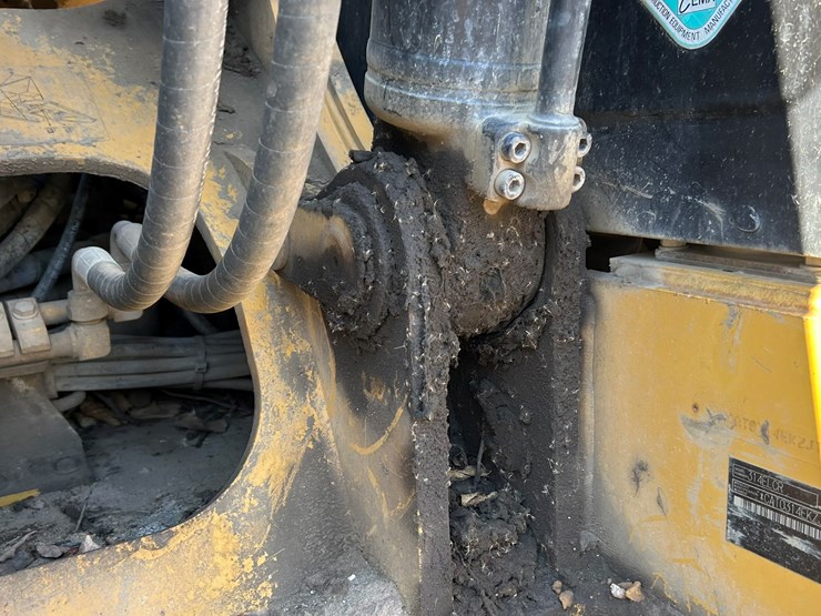 caterpillar-c4.4-image-32