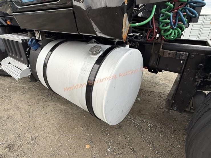 2017-international-prostar-image-47