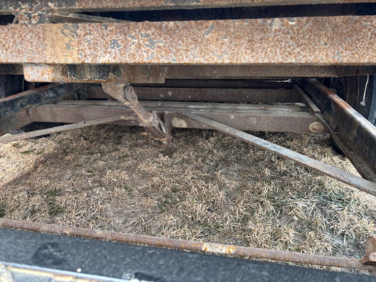 #2276-•-2013-b-&-b-20'-tandem-axle-tilt-bed-trailer-image-38