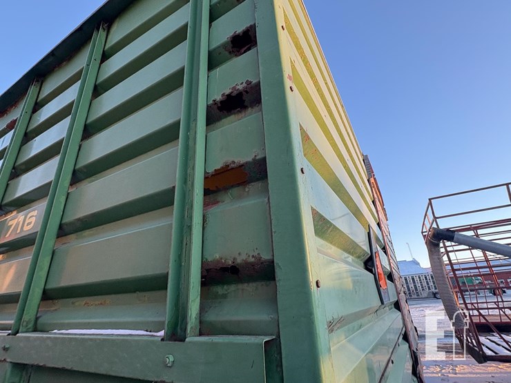 john-deere-716-image-10