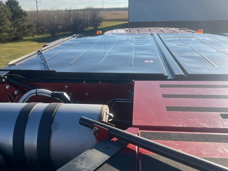 2023-case-ih-8250-image-39