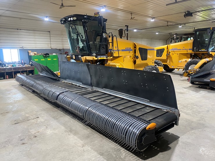 #135-•-2013-oxbo-4334-self-propelled-merger-(reedsville,-wi)-image-1