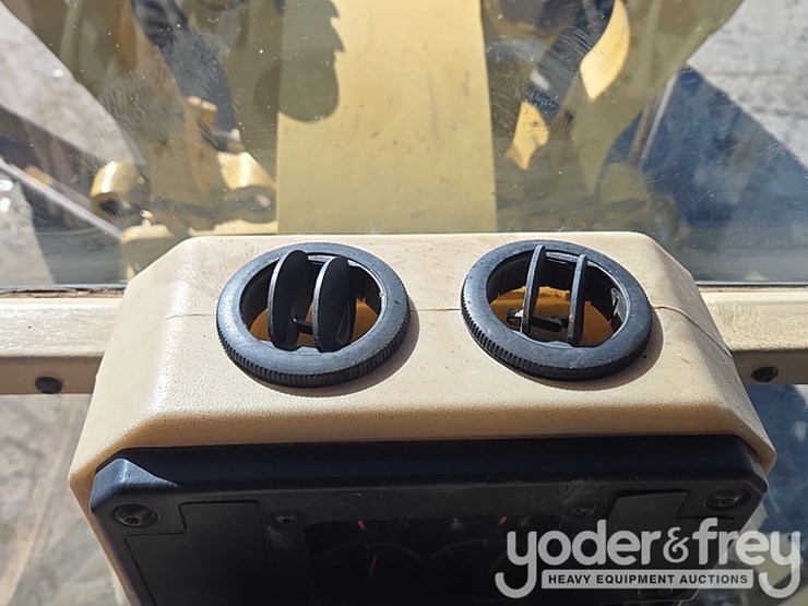 2005-caterpillar-140h-vhp-plus-image-115