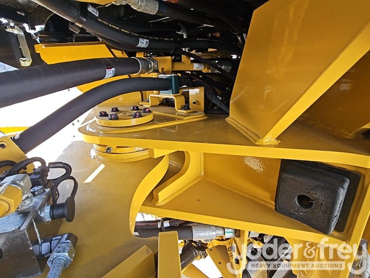 2026-caterpillar-930-image-24