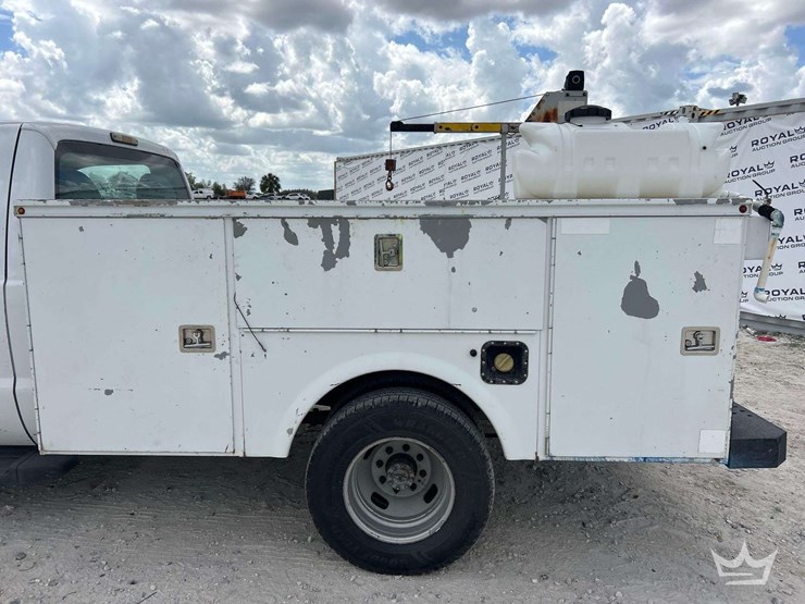 2012-ford-f350-image-13