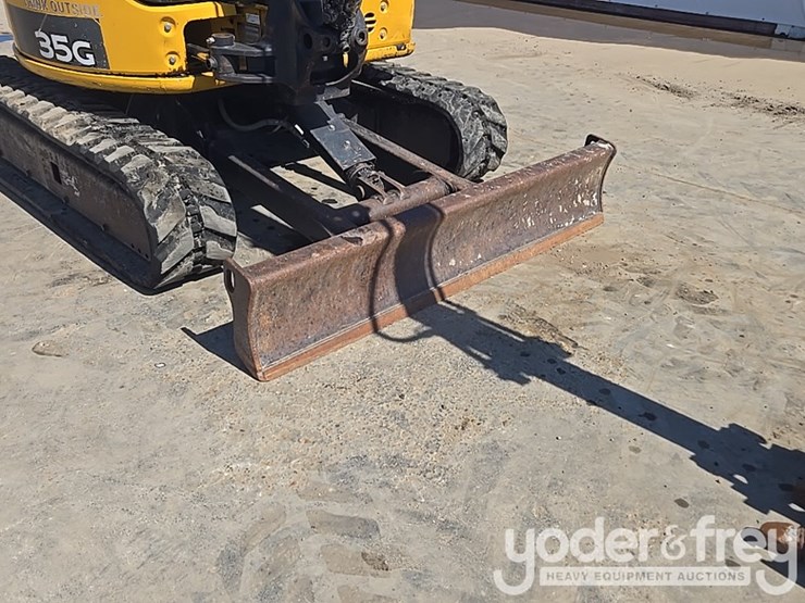 2020-deere-35g-image-21