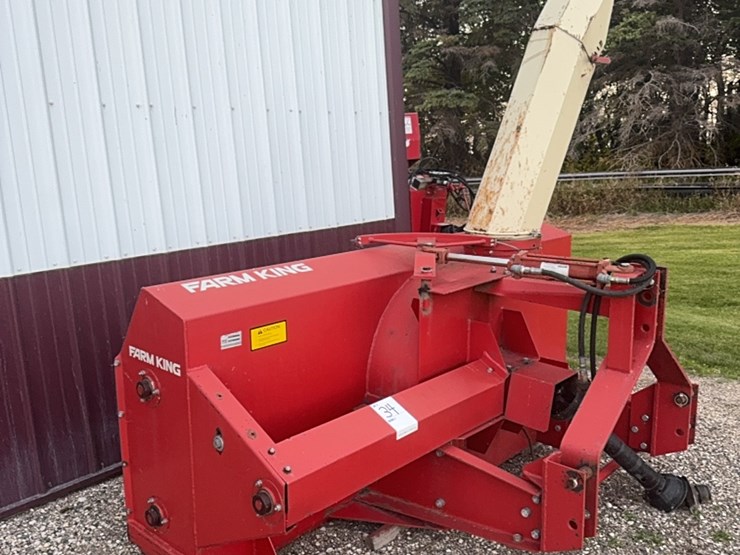 farm-king-twin-auger-two-stage-snowblower,-540-pto,-hydraulic-shoot-image-2