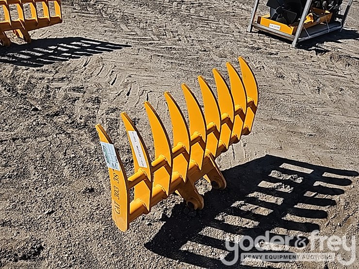 caterpillar-303-image-2