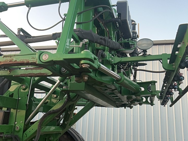 2014-john-deere-r4030-image-12