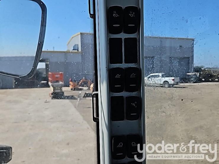 2018-volvo-l70h-image-42