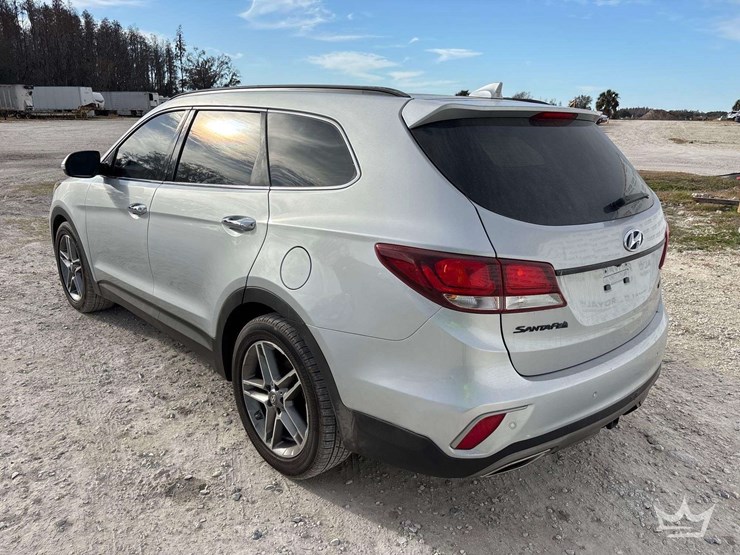 2017-hyundai-santa-fe-image-4