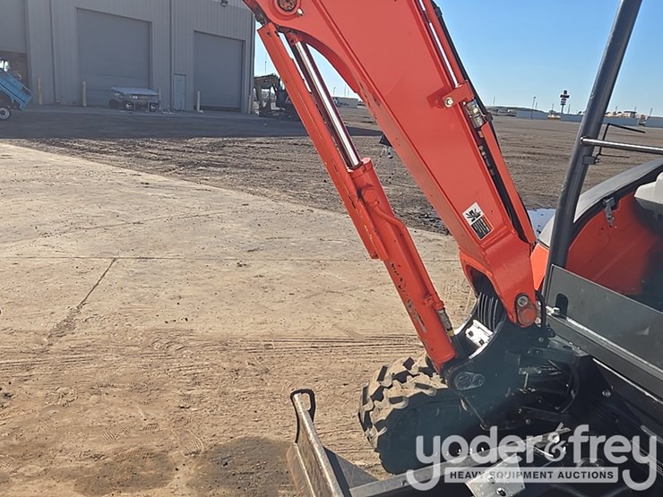 2022-kubota-u25-image-30