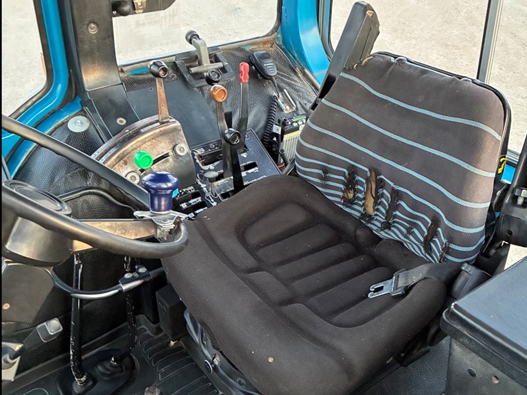 1988-ford-tractor-image-8