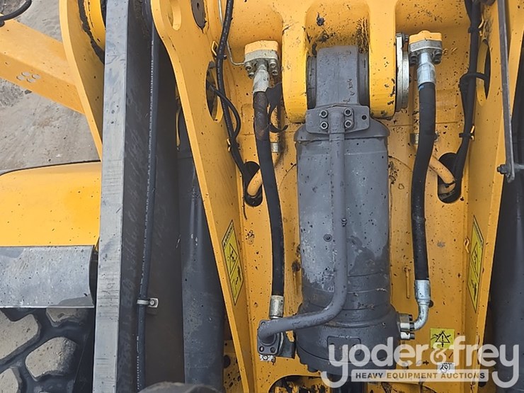 2017-volvo-l110h-image-24