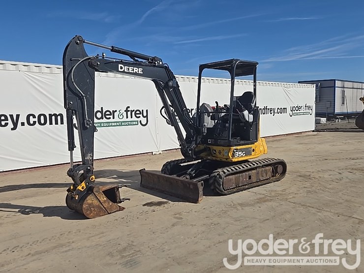 2020-deere-35g-image-1