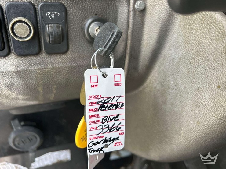 2017-peterbilt-320-image-29