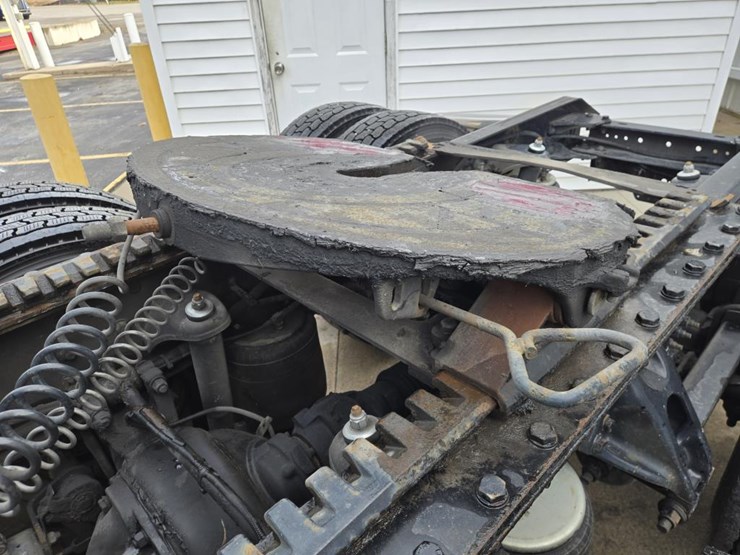 2018-kenworth-t680-image-29