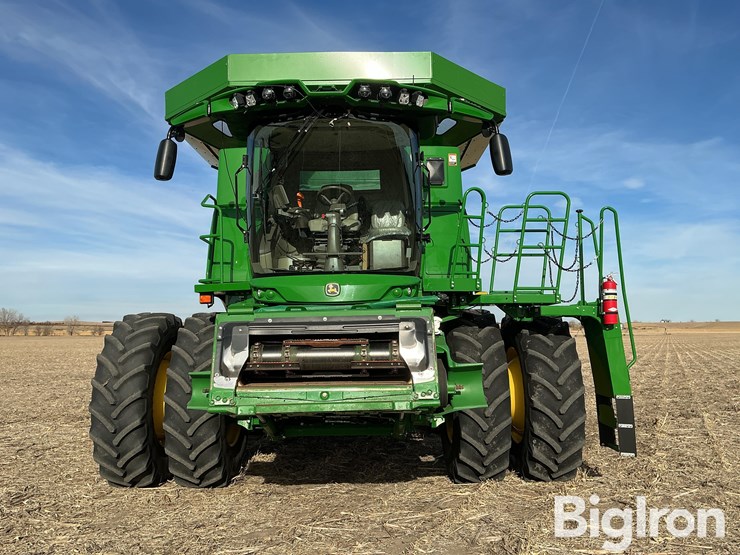 2023-john-deere-s780-image-2