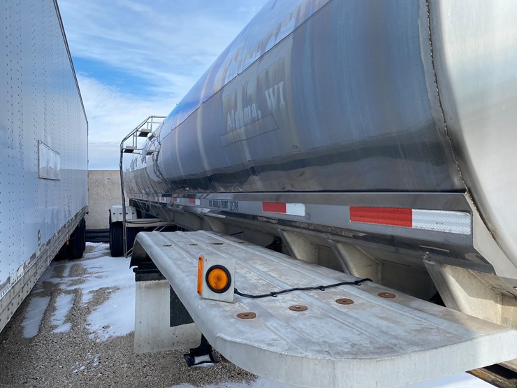 1989-walker-tanker-image-4