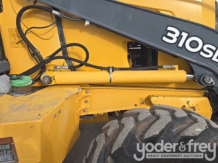 2018-deere-310sl-image-35