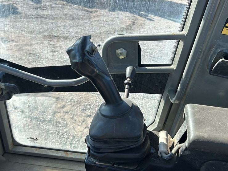 takeuchi-tw80-image-56