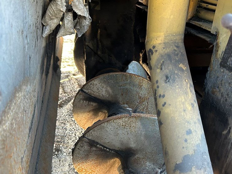 caterpillar-ap-650b-image-70