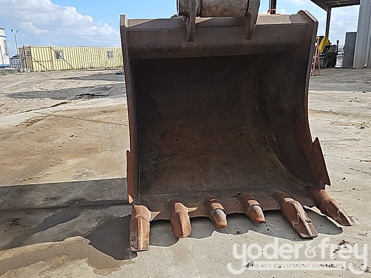 2017-komatsu-pc360-lc-11-image-24