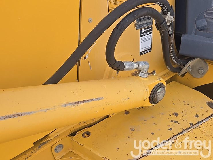 2014-deere-310k-ep-image-28