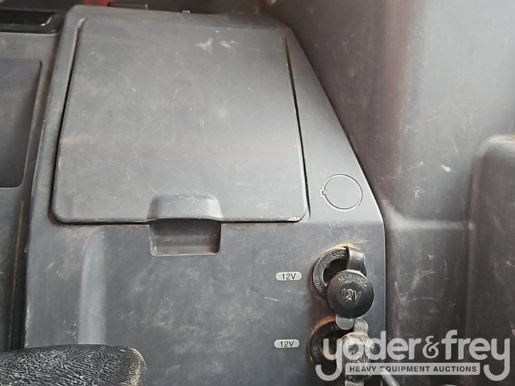 2019-komatsu-pc228us-lc-image-49