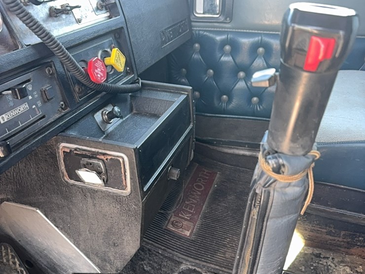 1990-kenworth-t600-image-187
