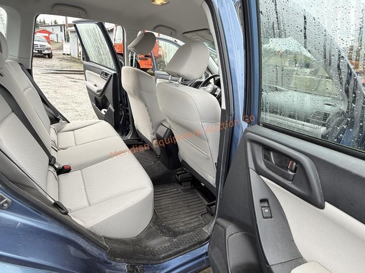 2015-subaru-forester-image-36