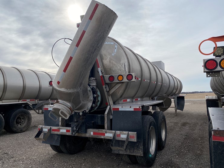 #504-•-2012-northern-8,500-gallon-semi-manure-tanker-(has-wi-title)-(waupun,-wi)-image-9