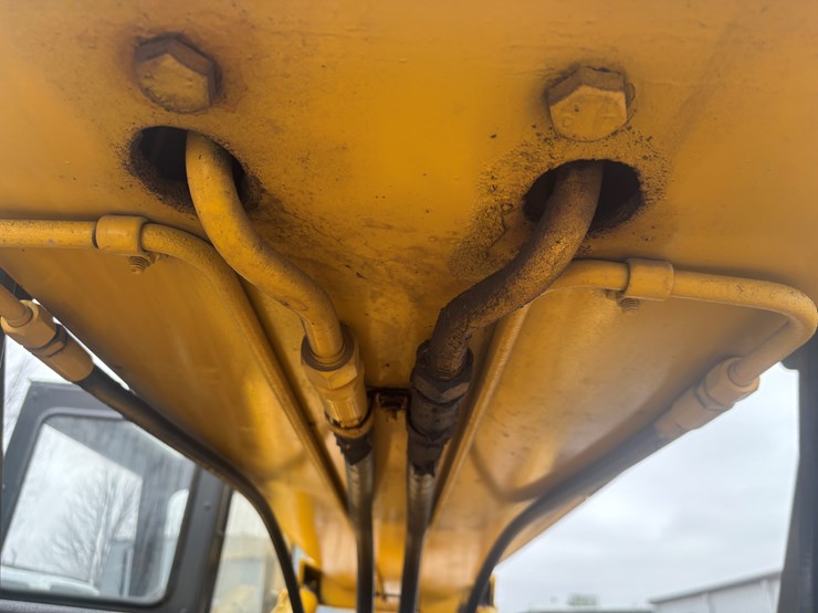 #2310-•-2004-gehl-rs8-telehandler-image-62