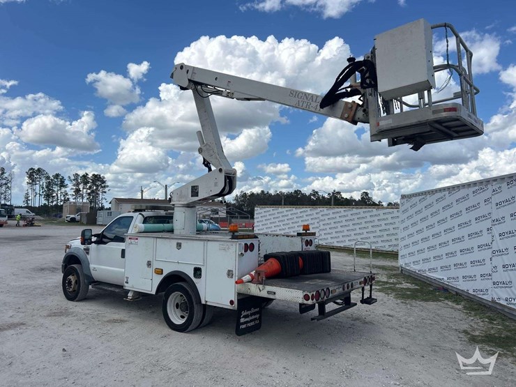 2009-ford-f550-image-4