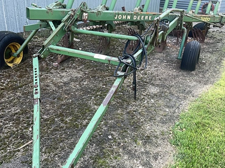 john-deere-3200-image-2