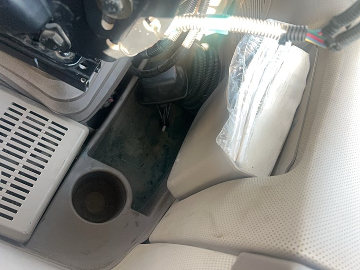 2016-john-deere-9520r-image-178