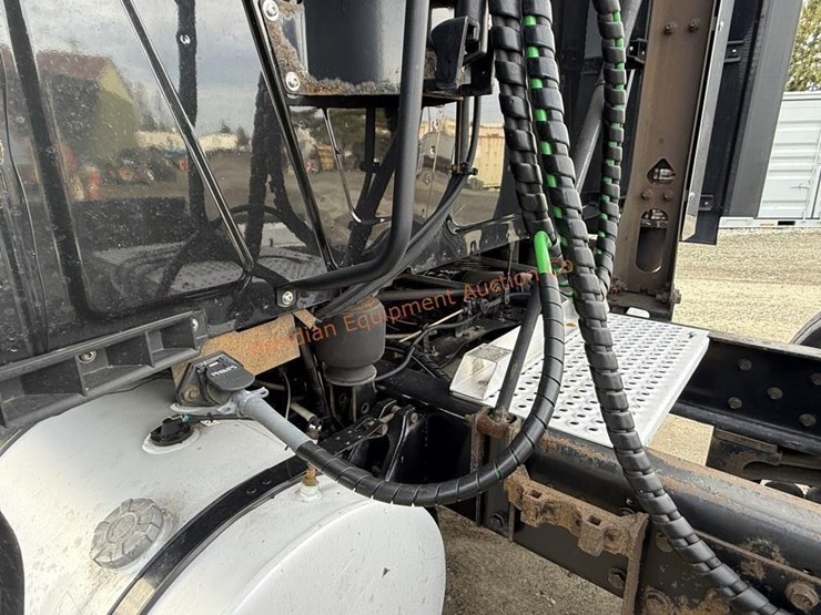 2017-international-prostar-image-53