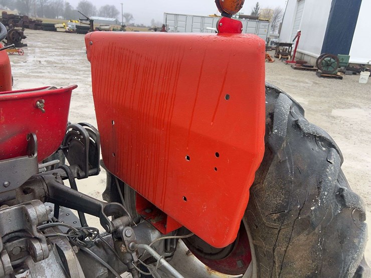 massey-ferguson-135-image-35