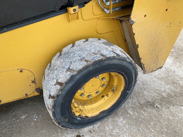 2023-caterpillar-226d3-image-18