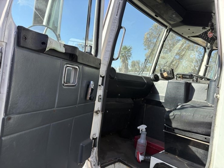 2012-autocar-xpeditor-image-19