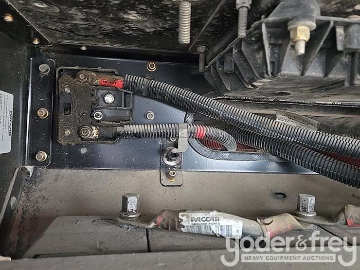 2019-peterbilt-579-image-67