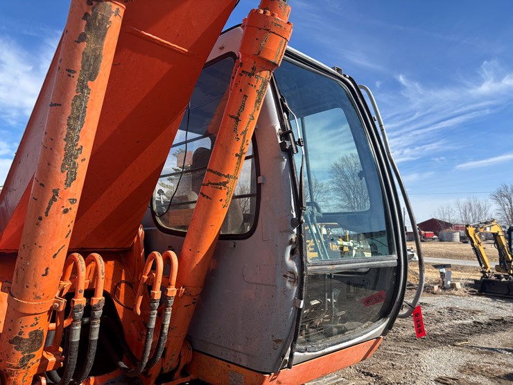 hitachi-ex200-lc-image-16