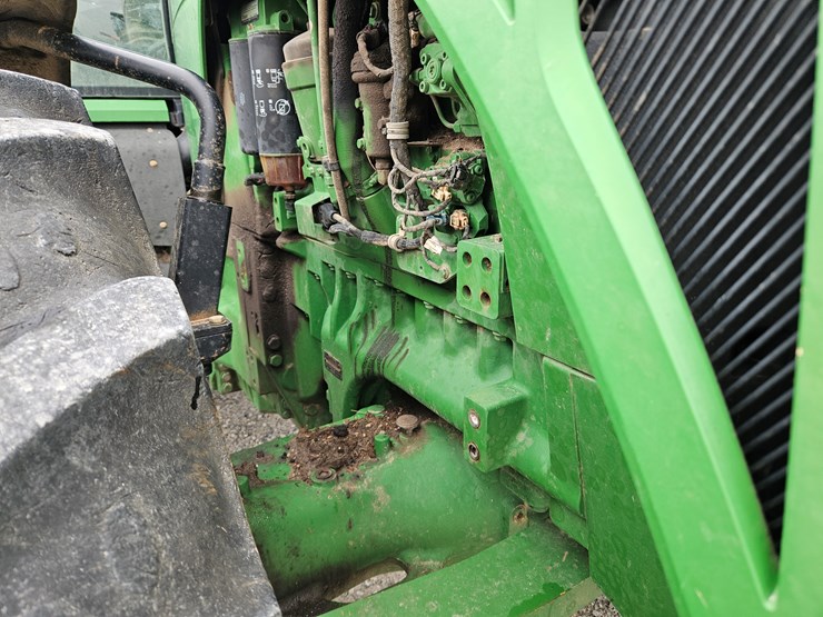 2011-john-deere-8235r-image-20