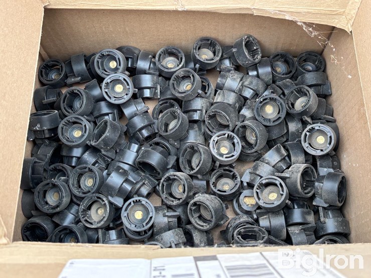 john-deere-hawkie-nozzle-bodies-image-1