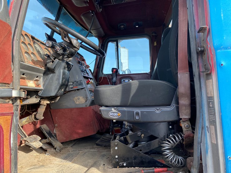 #425-•-mack-elite-cl-713-manure-truck-(has-wi-title)-(colfax,-wi)-image-31