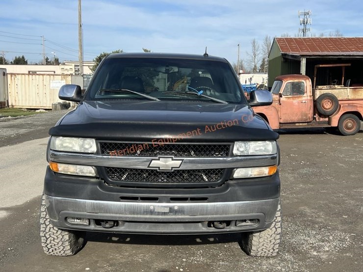 2002-chevrolet-silverado-2500-image-8