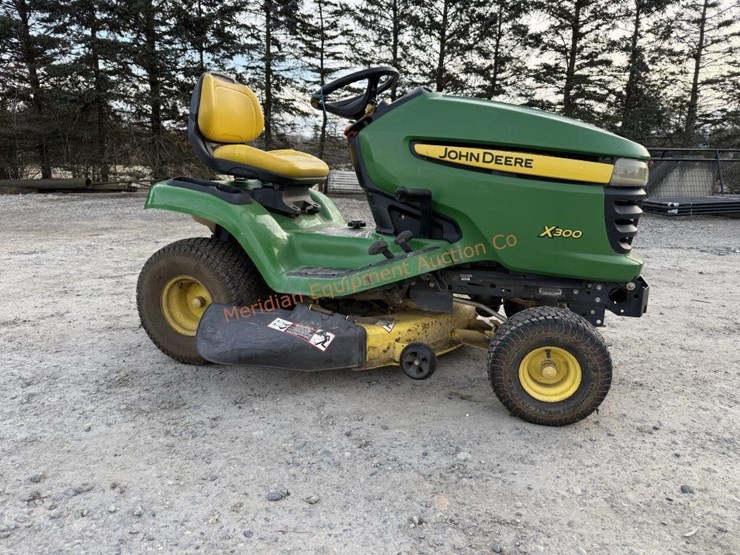 john-deere-x300-image-8