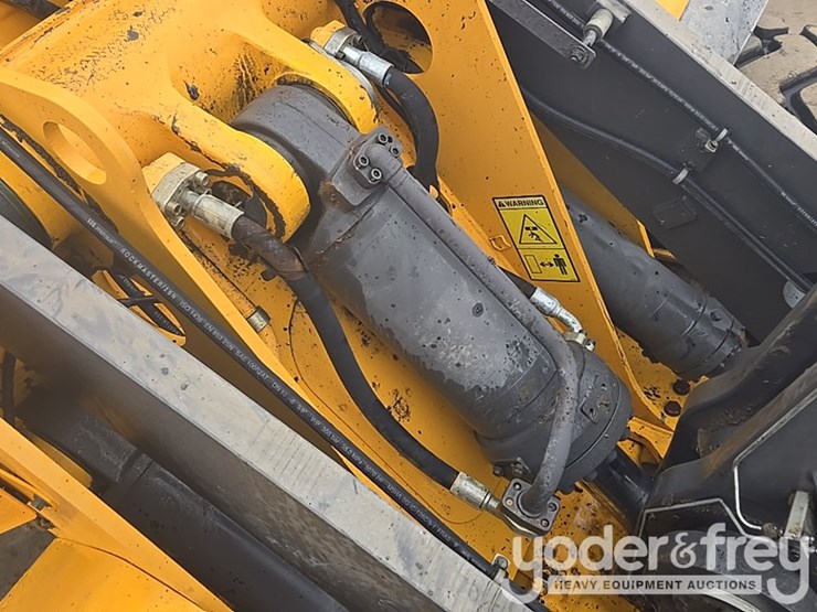 2017-volvo-l110h-image-25