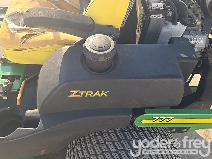 john-deere-72-image-25